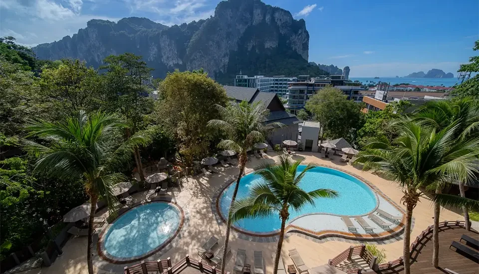 هتل هالیدی این ریزورت کرابی